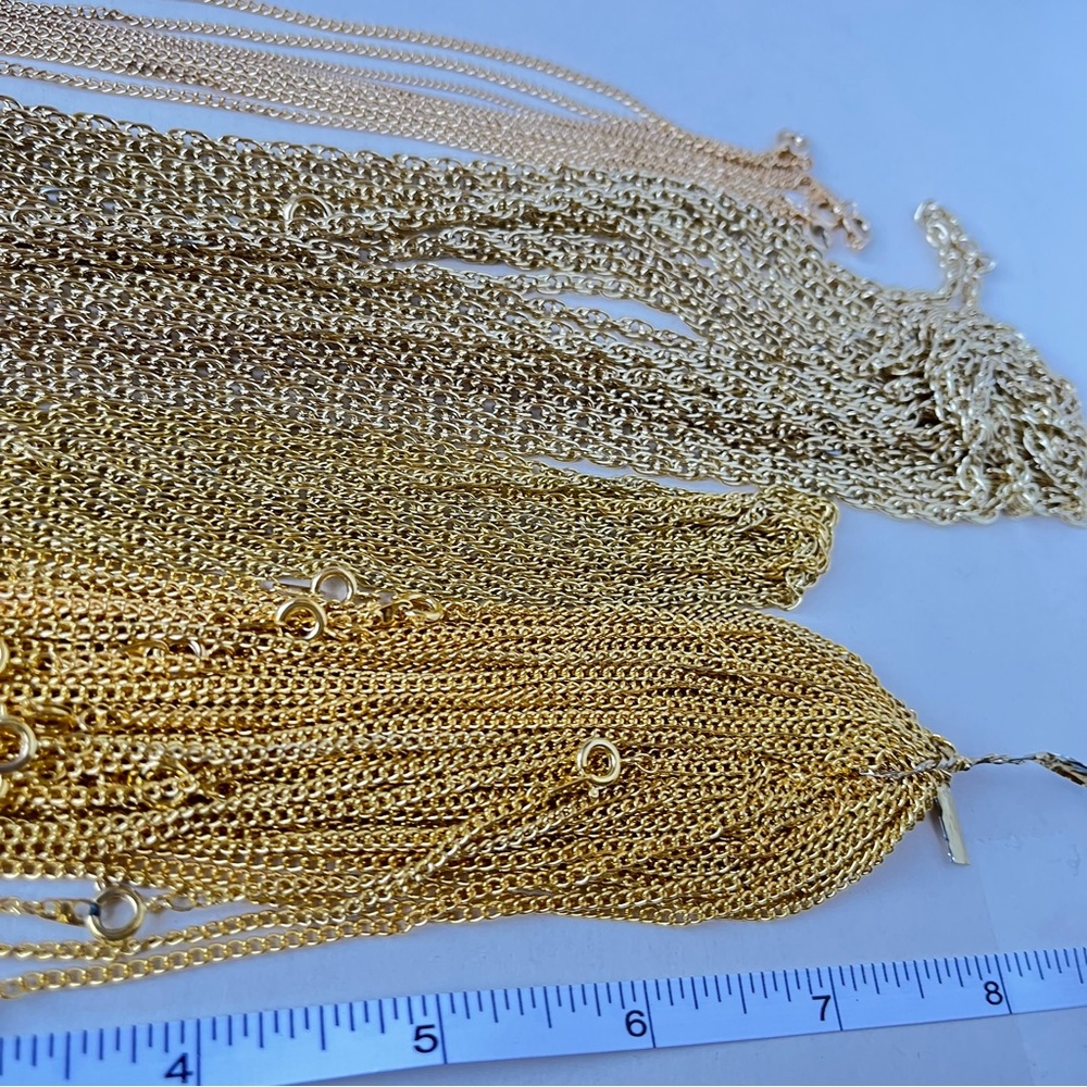 Vintage chain necklaces 47pieces Delicate Gold-toned Jewelry